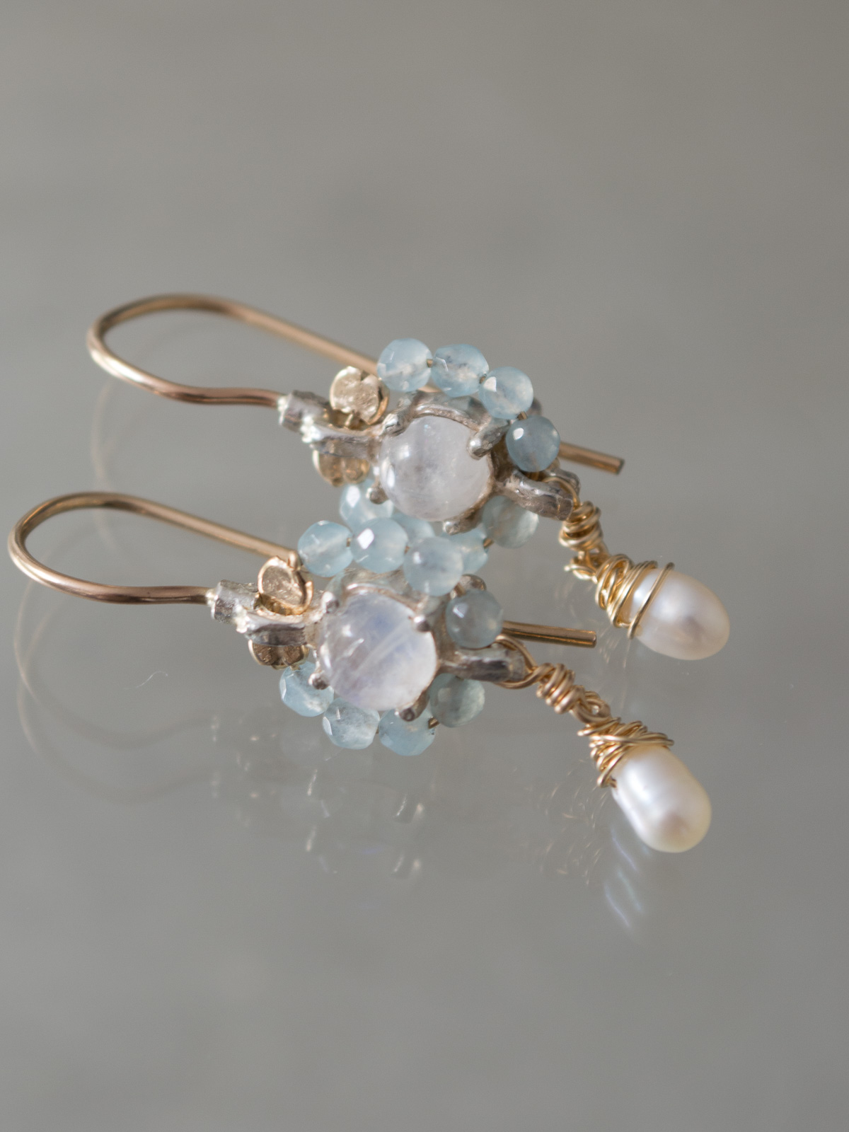 earrings Flower mini, light blue jade and moonstone